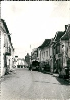 LEMBEYE     ( 64 )       Rue  De  Pau       (  Carte  Photo  S.m  Dentelée   ) - Lacq