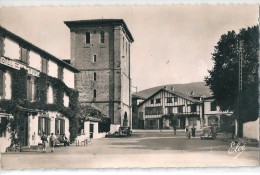 ASCAIN        ( 64 )     L´Hotel  De  La  Rhune  ,  LEglise  Sur  La  Place  Du  Fronton .  Carte S.m - Ascain