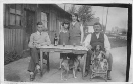 ¤¤  -   THOUROTTE   -   Carte-Photo D'une Famille Dans Un Jardin  -  Voir Le Texte Au Dos   -   ¤¤ - Thourotte