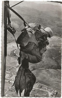 L'armée De L'air En Indochine Parachutage En Haut Laos - Parachutting