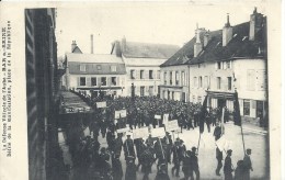 CHAMPAGNE ARDENNE - 10 - AUBE -BAR SUR SEINE - Manifestation Des Vignerons - Défilé Place De La République Rare Et Top - Bar-sur-Seine