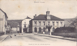 88 / FRAIZE PLACE ET RUE DE L HOTEL DE VILLE / TBE / CIRC 1906 - Fraize