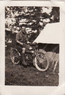 Photo 1921-1922 CORCY (près Villers-Cotterêts) - Moto Au Camp De Scouts, C.A.R.D., Scoutisme, Scout (A106, Ww1, Wk 1) - Pfadfinder-Bewegung