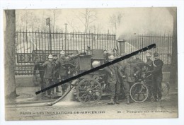 CPA - Paris - Les Inondations De Janvier 1910 - Pompiers Sur Le Désastre - Inondations De 1910