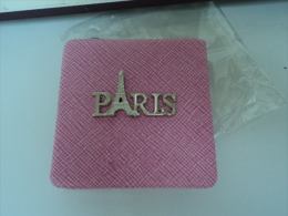 MIROIR  DOUBLE FACE " PARIS"AVEC TOUR EIFFEL  N° 3  SOUS BLISTER  LIRE ET VOIR!! - Miniaturen Damendüfte (ohne Verpackung)