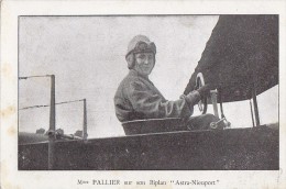 Aviation - Femme Aviatrice - Mme Pallier Sur Son Biplan Astra-Nieuport - Early Aviation / Liqueur Mandarinette / RARE - Airmen, Fliers