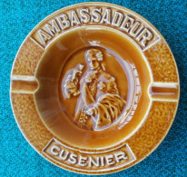 Cendrier AMBASSADEUR CUSENIER Estampillé LONGCHAMP France - Porcelaine