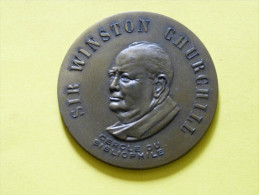 MEDAILLE   " SIR WINSTON CHURCHILL"    CERCLE DU BIBLIOPHILE - Sonstige & Ohne Zuordnung