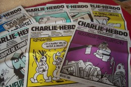 LOT DE 7 CHARLIE HEBDO  °° PETIT PRIX °°  TOUS AVEC DES  PROBLEMES VOIR DETAIL DANS LES DESCRIPTION - Bücherpakete