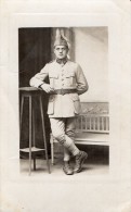 CPA 1443  - MILITARIA - Carte Photo Militaire - Soldat N° 86  Sur Le Col - Personen