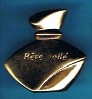 PIN´S //  ** PARFUM * RÊVE VOILÉ * D´AVON ** - Perfume