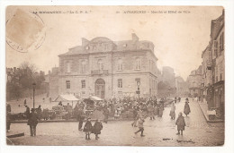 Manche - 50 - Avranches Marché Animée Et Hotel De Ville En 1907 - Avranches