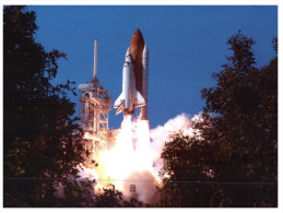 (605) USA - Space Shuttle Discovery - Espacio