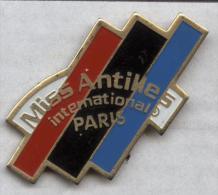 Pin's Miss Antilles International Paris - Pin-ups