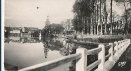 WW 206 /  C  P S M  CHATEAUDREN  (22) L'ETANG A DROITE LA PLACE DU CHATEAU - Châtelaudren