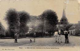 Roye     80       Porte St Pierre Et Marché Aux Chevaux - Roye