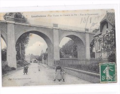 CPA Londinières  ( SEINE INF)  - Le Viaduc Du Chemin De Fer- Rue De Fourcarmont - Londinières