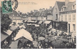 SAINT AMAND MONTROND - La Place Du Marché - Saint-Amand-Montrond