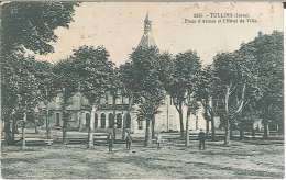 CPA 38 - Tullins - Place D'Armes Et L'Hôtel De Ville - Tullins