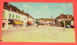 L´isle Sur Le Doubs  - ( Doubs ) - Rue Du Magny   :::: Animation  - Cycles - Vélo - Bicyclette - Voitures ----- 289 - Isle Sur Le Doubs