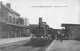 Villers Bretonneux     80   Intérieur De La Gare. Locomotive - Villers Bretonneux