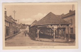 CPA DPT 80 HORNOY, PLACE DES HALLES - Hornoy Le Bourg