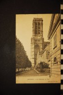 CP,  02, SOISSONS La Cathedrale La Tour    N°9 Edition ND 1904 - Soissons