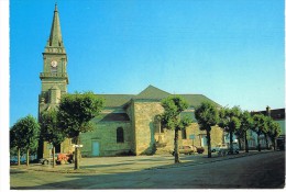 Cpm 56_CLEGUEREC_ L´église, Voitures, Tracteur - Cleguerec