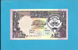 KUWAIT - 1/2 Dinar - ( 1980 ) - Pick 12.b - Sign. 6 - UNC. - Stolen By Iraqi Forces - Denominator / 32 -SEE Description - Koweït