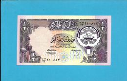 KUWAIT - 1/2 Dinar - ( 1980 ) - Pick 12.b - Sign. 6 - UNC. - Stolen By Iraqi Forces - Denominator / 33 -SEE Description - Kuwait