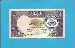 KUWAIT - 1/2 Dinar - ( 1980 ) - Pick 12.b - Sign. 6 - AUNC. - Stolen By Iraqi Forces - Denominator / 34 -SEE Description - Kuwait