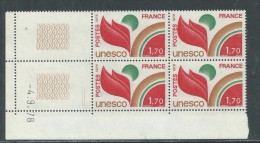 France Service N° 57 XX, U.N.E.S.C.O.  1 F. 20, En Bloc De 4 Coin Daté Du 4 . 9 . 78 ,  2 Traits, Sans Charnière, TB - Dienstmarken