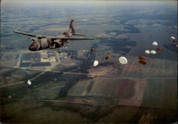 AVIATION  MILITAIRE - AVION - PARACHUTISME - TRANSAL - Parachutespringen