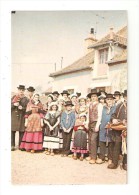 CPA  58 - DORNES La Gigue Dornoise  :Groupe Folklorique En Costume - Vielle ...PEU COMMUNE - Tänze