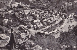 48 / SAINTE ENIMIE VEILLANT SUR SON VILLAGE - Aumont Aubrac