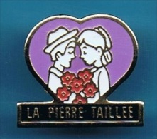 PIN'S //   ** LA PIERRE TAILLÉE * BIJOUX * RENCONTRE * AMOUR ** - Parfum