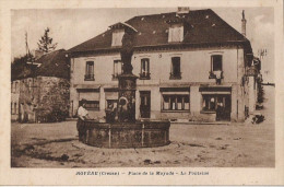 ROYERE  PLACE DE LA MAYADE LA FONTAINE - Royere