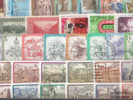 Austria 200 Different Stamps - Verzamelingen