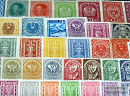 Austria 50 Different Stamps Unmounted Mint / Never Hinged - Colecciones