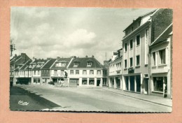 60 - OISE - BRETEUIL SUR NOYE - PLACE DU MONUMENT AUX MORTS - - Breteuil