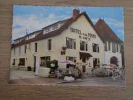 CPA PHOTO 61 LA MELE SUR SARTHE HOTEL DE LA POSTE CAFE TERRASSE COMMERCE - Le Mêle-sur-Sarthe