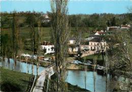 ECOUCHE . LA VALLEE DE L'ORNE A MENIL GLAISE . L'AUBERGE ST ROCH . LA PASSERELLE . UN JOLI COIN DE PECHE . - Ecouche