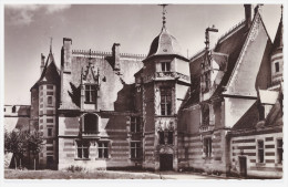 A SAISIR !!! Château D'AINAY-LE-VIEIL. Façade Sur La Cour - Ainay-le-Vieil