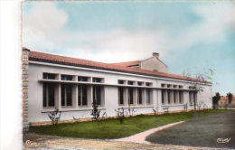 Cpsm (17) Matha Le Groupe  Scolaire Archit. Charles  Pavid A Cognac - Matha