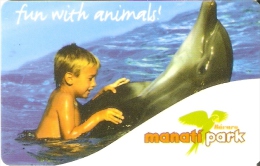 TARJETA DE UN DELFIN Y UN NIÑO DE MANATI PARK BAVARO (DELFIN-DOLPHIN) PUBLICIDAD HODELPA HOTELS - Dolfijnen