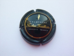 Capsule Plaque Muselet Champagne Nicolas Feillatte Choully - Noir Dorée Et Blanc - Feuillate