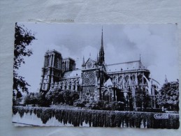 Paris Notre Dame Et  Rosace Sud Stamps 1967   A13 - Notre Dame De Paris