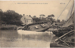 PORT EN BESSIN LANCEMENT D'UNE BARQUE DE PECHE CPA NO 37 - Port-en-Bessin-Huppain