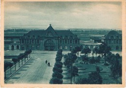 SAINT-LOUIS - La Gare / Bahnhof - 2 Personnages - Non Circulé, 2 Scans - Saint Louis