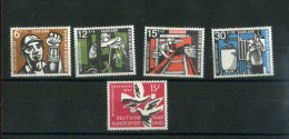 - SARRE 1957/59 . TIMBRES DE 1957 . NEUFS  SANS CHARNIERE . - Ongebruikt